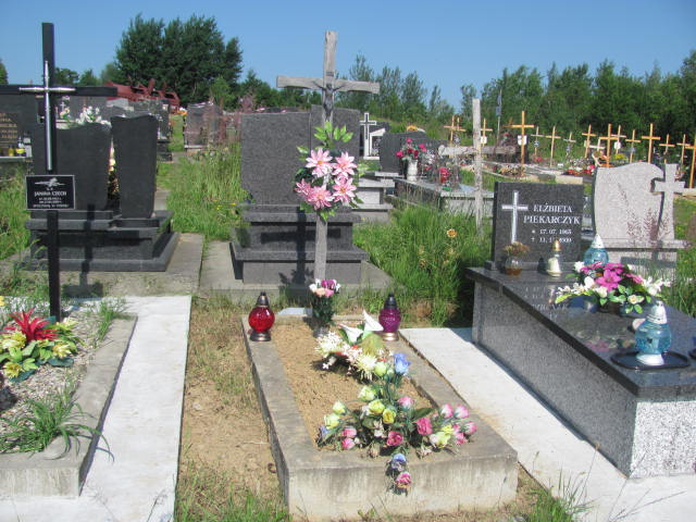 Elżbieta Żywiec 1953 Dębica - Grobonet - Wyszukiwarka osób pochowanych